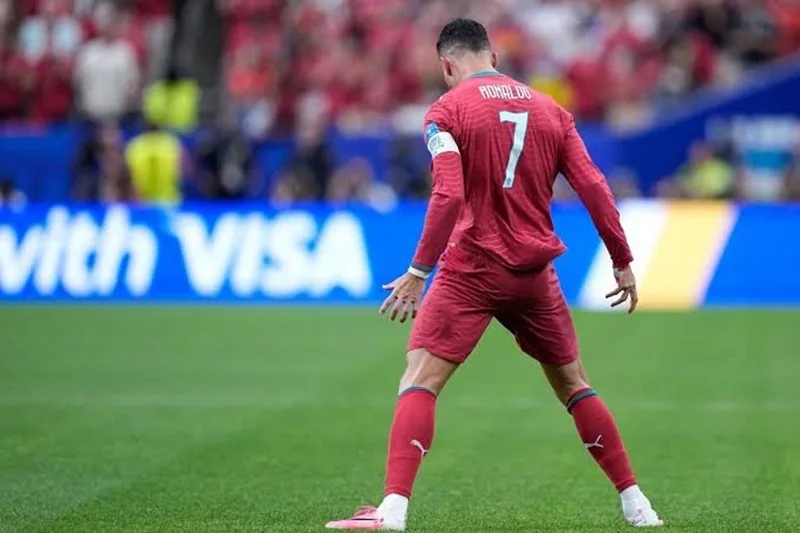 Ronaldo ăn mừng: Biểu tượng Siuuu và sức hút toàn cầu